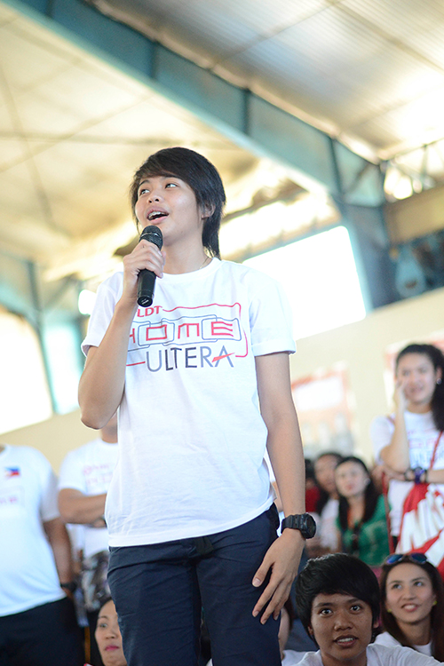 Ara Galang of Team Amihan shares her experiences and tips with the crowd