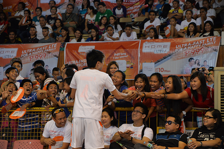 Bagwis volleyball superstar Peter Torres showed great appreciation for his local admiring fans.