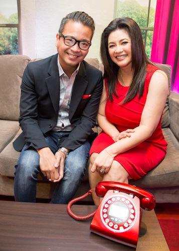 PLDT VP and Head of Home Voice Solutions Patrick Tang with Regine Velasquez during the latter’s official press launch for the special Mother’s Day campaign