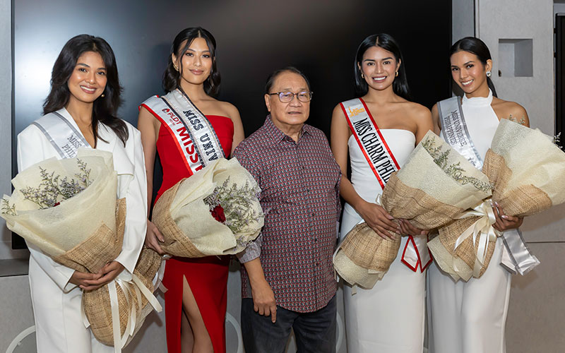 Michelle and other models with Manny Pangilinan