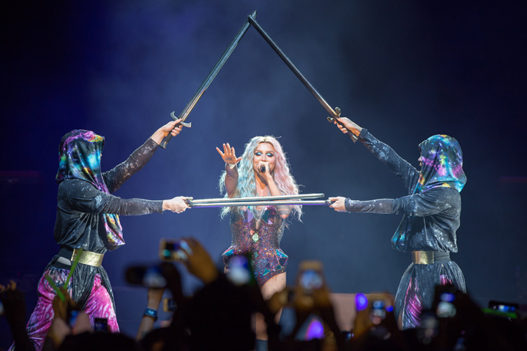 Kesha electrified the crowd with her unique dance numbers