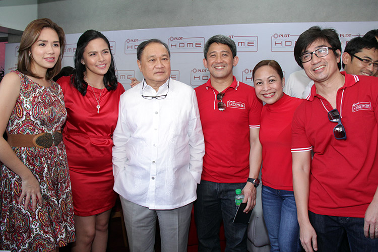 Mr. Manny V. Pangilinan along with other PLDT Executives and celebrities join in for a photo op