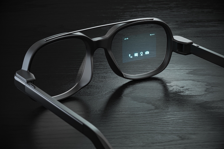 Smart glasses with protection on the screen