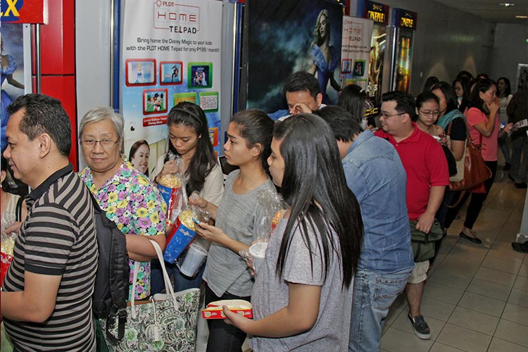 Lucky PLDT HOME Telpad subscribers and their families line up to watch one of the most well-loved Disney princesses in the big screen.