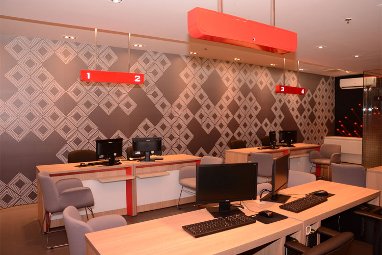 The new PLDT Pasay Sales and Service Center features an aftersales area where subscriber's can interact with CSAs with ease