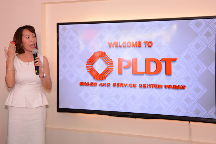 PLDT Head of HOME Customer Care & Business Development Weng Aquino thanks all the teams that worked on the flagship store