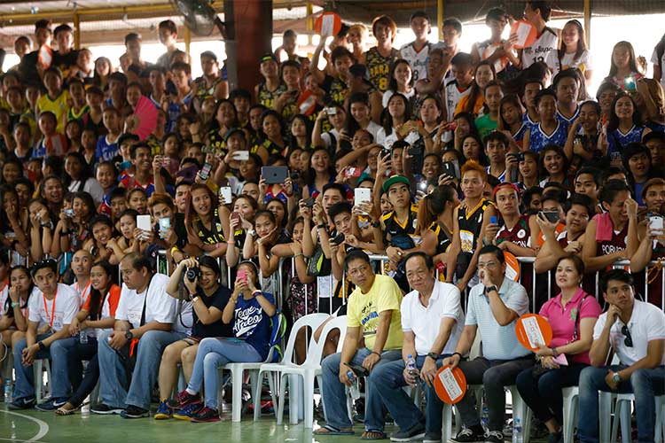 Bulacan’s volleyball enthusiasts are ready to capture moments of the volleyball superstars in action.